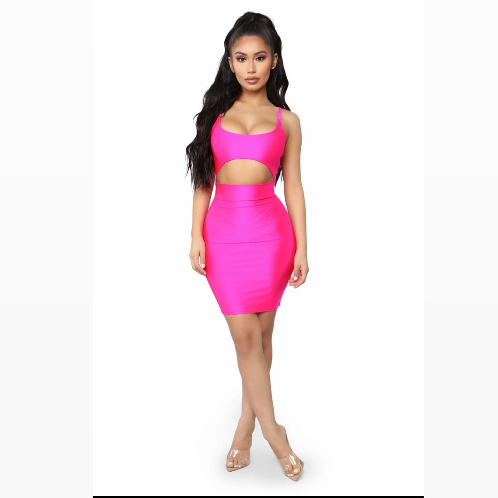 New mini pink dress